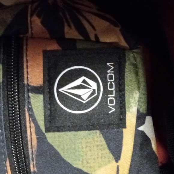 Volcom Fanny Pack - Picture 2 of 5
